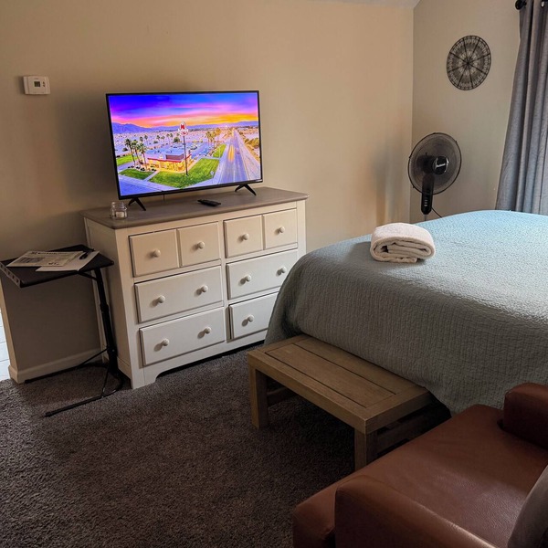 Sunny Studio Hideaway- Minneapolis Lakes Area!