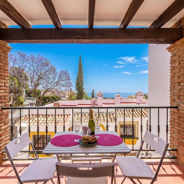 Sunny Tranquility With Pool, Benalmádena, Spain