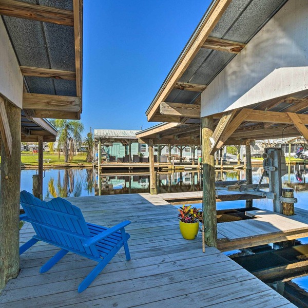 Sunny Waterfront Welaka Home w/Private Dock!