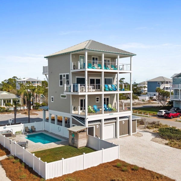 Sunnyside Up: Steps to the Beach, Great views, Private pool, Pet friendly