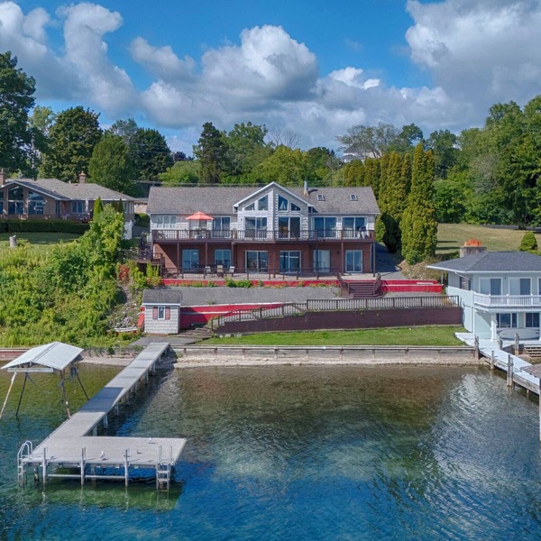 Sunrise Splendor: Spacious Seneca Lake Home