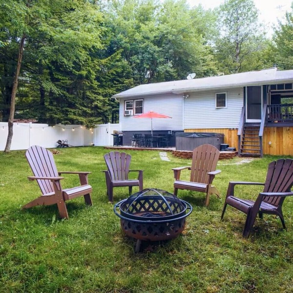 Sunrise Summit | Pet-Friendly Hot Tub Fenced Yard