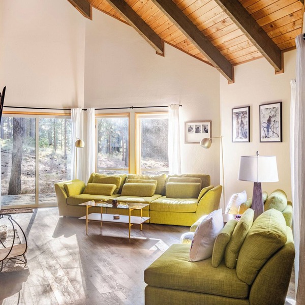 Sunriver Chalet Minimalist Design Fireplace Sleeps 6