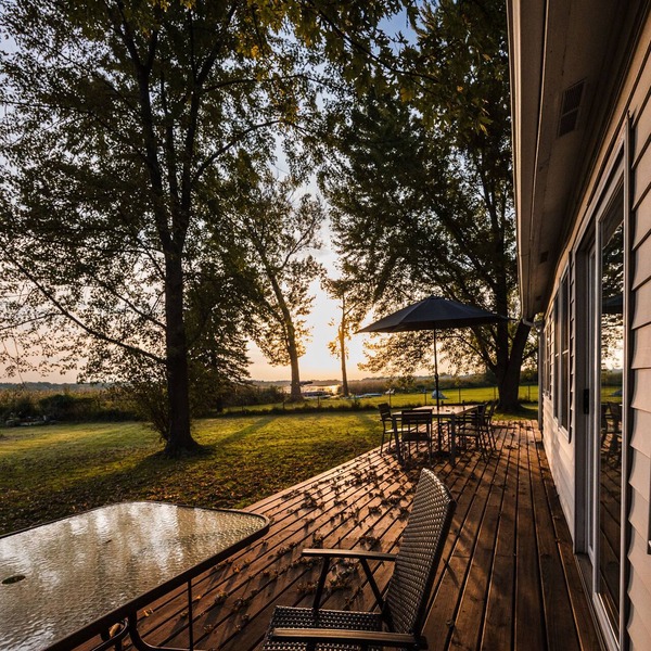 Sunset Bay - Experience Stunning Sunsets on Coon Lake - Charming 2 Bedroom House