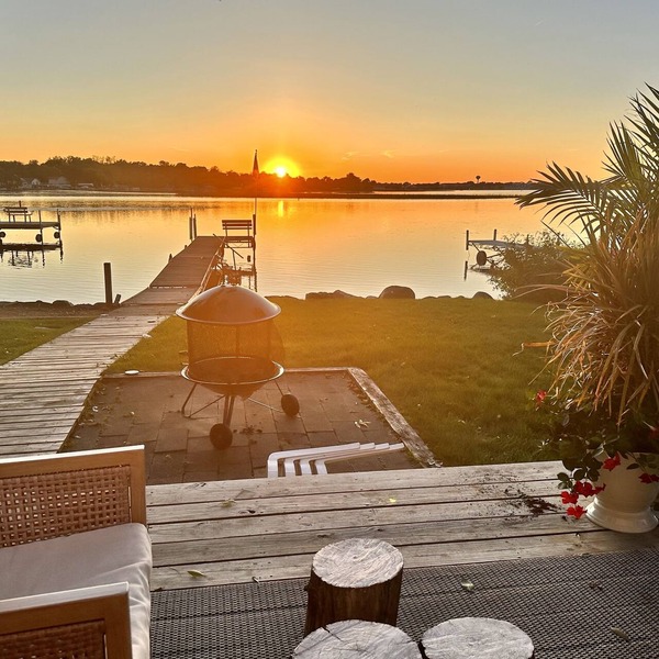 Sunset Circle West facing waterfront Cottage