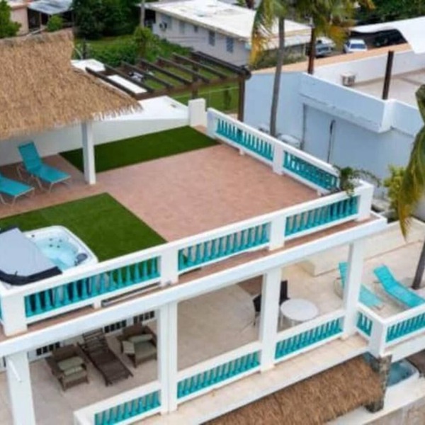 Sunset Paradise, Villa 1 - Oceanfront - 8 guests