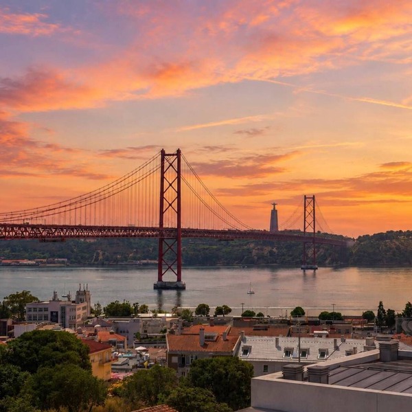 Sunset Terrace Tagus Views Walk to LX Factory