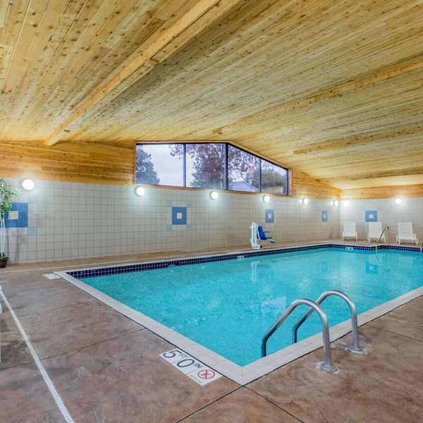 Super 8 by Wyndham Monroe WI