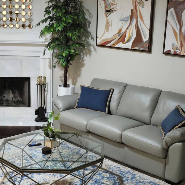 Super Clean Comfortable Townhome -Sleeps 6-Home Away From Home!