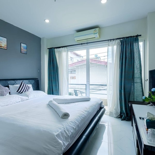 SUPER DULEX WITH EXTREME COMFORT AND BEAUTIFUL BANGKOK VIEW