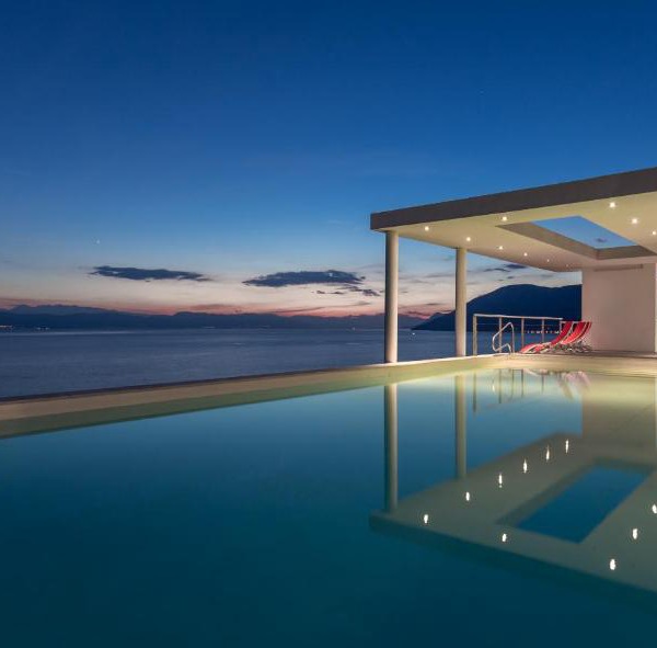 Super Luxurious Villa - 600m² - Up to 22 people
