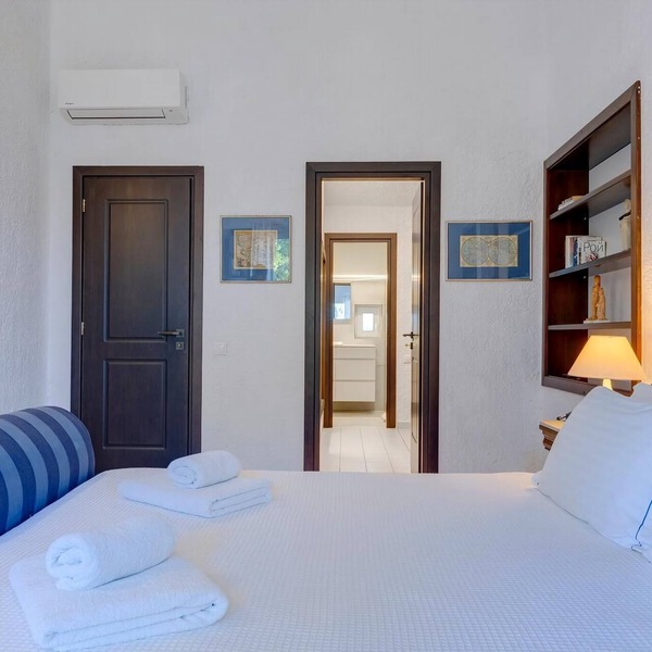 Super Luxury Skiathos Villa | Seven Stunning Bedroom Suites | Villa Daphne