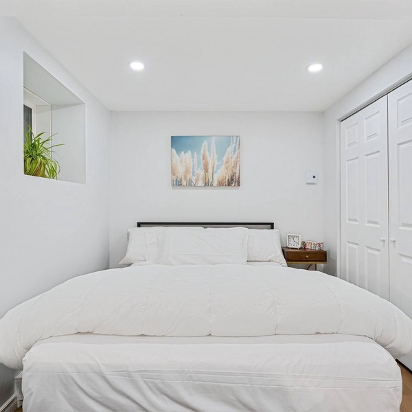Superb 2BD | Orleans, 5min to Beach|Laundry & Parking