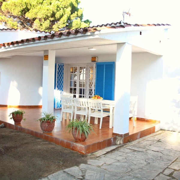 Superb seafront villa