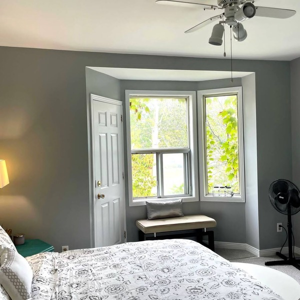 Superb Spacious Loft in Old Toronto close to Distillery District