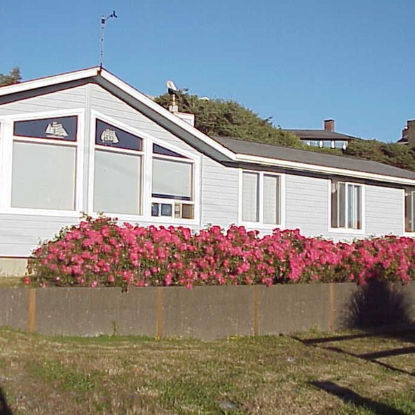Surfwatcher: Great Ocean View, Across from Beach in Neahkahnie. Sleeps 8