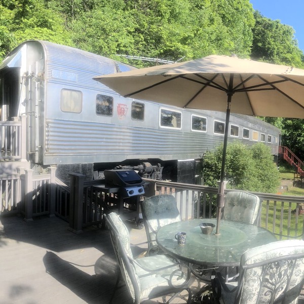 Surprisingly spacious Historic Railcar on Beautiful Skaneateles Lake