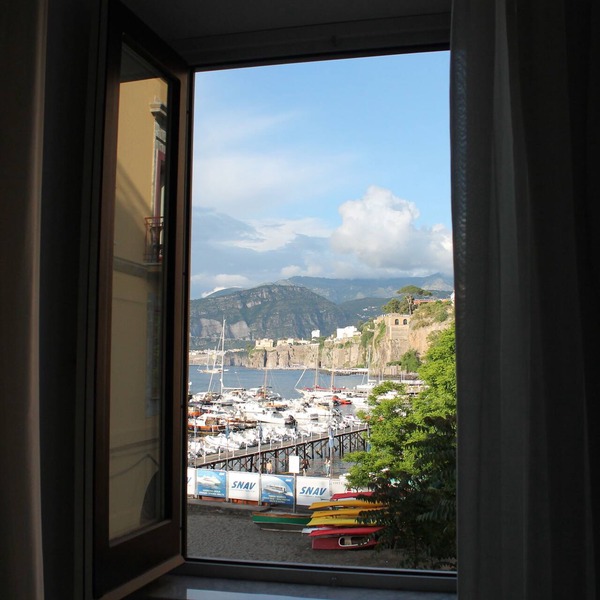 Surriento Suites