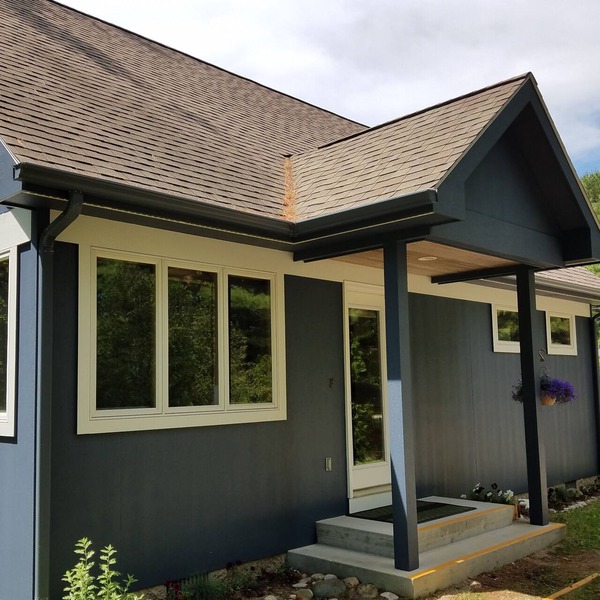 Suttons Bay-Fire Pit, walk to town/beach, brewery, dining