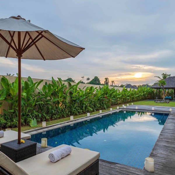 Svarga 3 Bed Beachfront Brand New Stylish Private Pool Villa, Lawn & Gazebo
