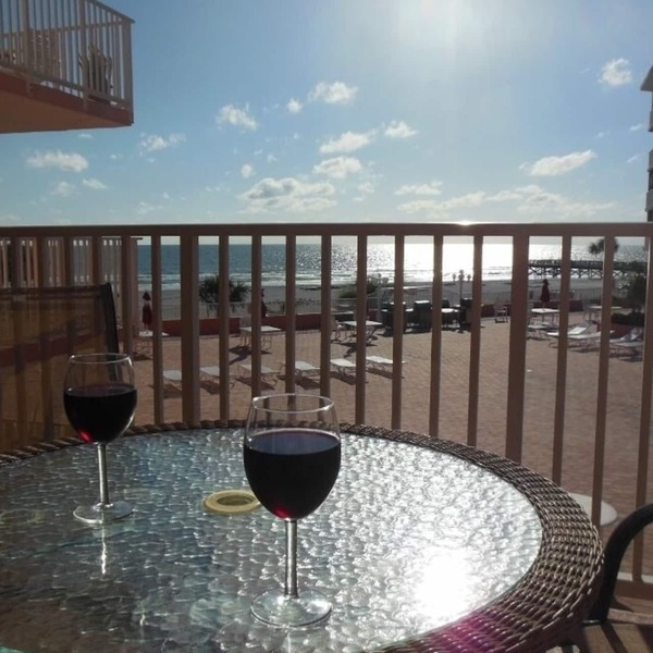 Swedish owned Spacious Condo with view over the large pool area and the beach
