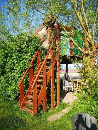 Sweet Treehouse