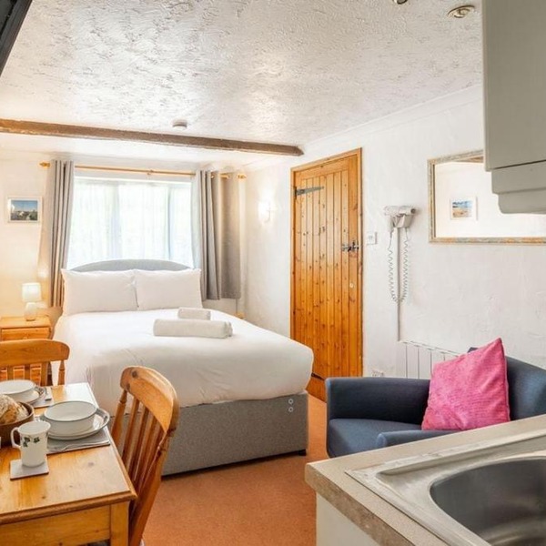 Swift Host - Studio - The Nook - Garden - Parking
