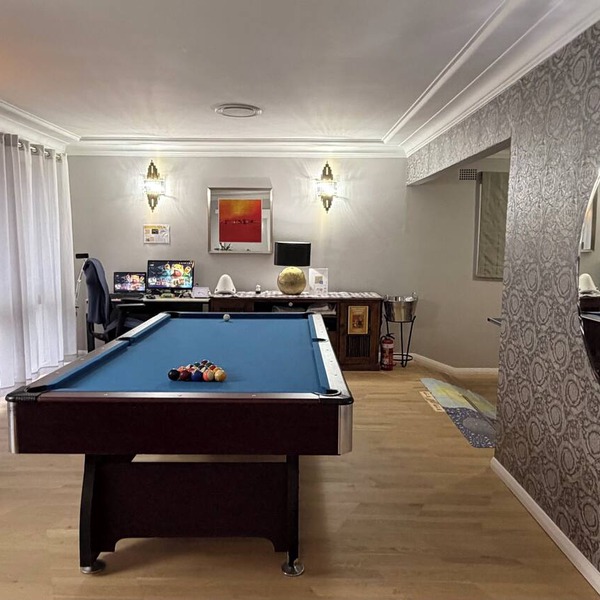 Sydney Golden Swan Holiday house: Pool and Spa Smart Home with game room