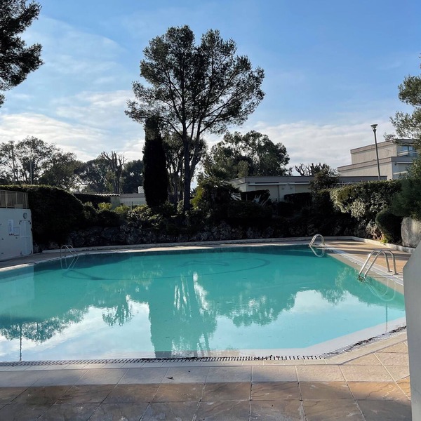 T2 St Raphaël, private garden, 5pers, 100m sea, pets welcome