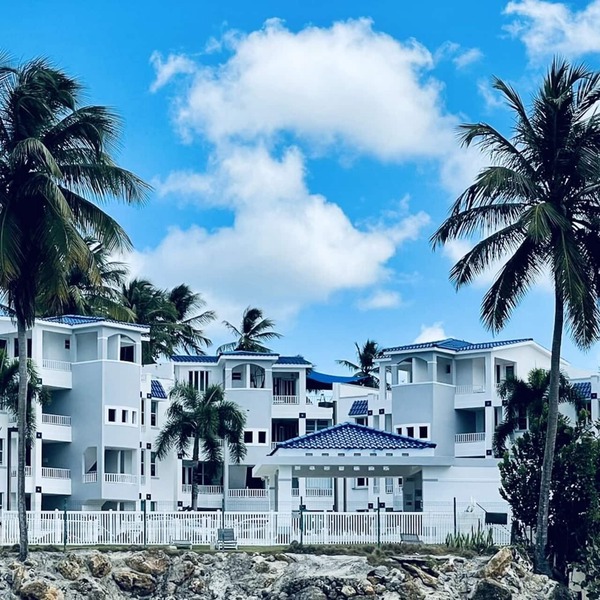 Table Rock Beachfront Penthouse Minutes from Rincon and Excellent Surfing