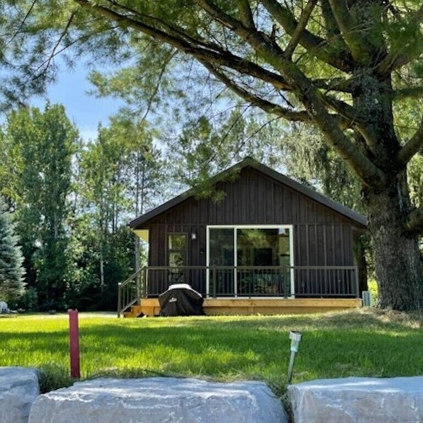 Talbot - Pineview - Two Bedroom Cottage, Sleeps 5