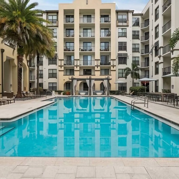 Tampa Tropical-Heated Saltwater Pool-10 Min to TPA