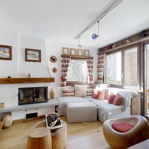Tastefully renovated 3-room apartment on the first floor, approx.
