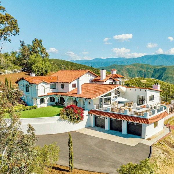 Temecula Vineyard View Mansion-AMAZING VIEWS, Pool/Hot Tub, 10 Acres, Mini Golf