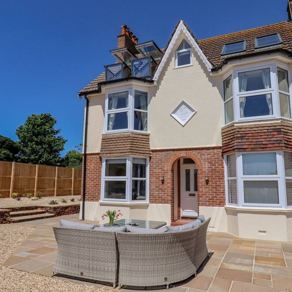 TEMPLE HOUSE, pet friendly, luxury holiday cottage in Sidmouth