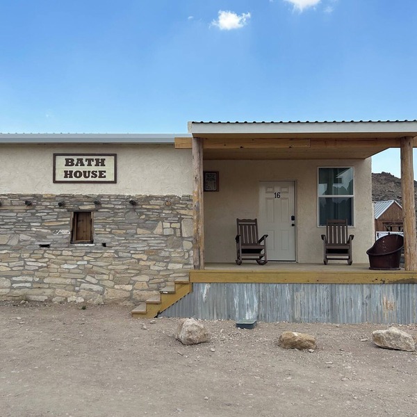 Ten Bits Ranch - Bath House room #16