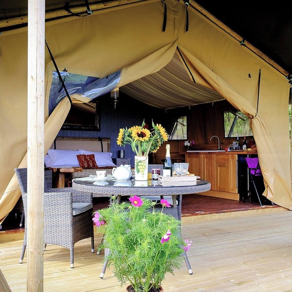 Tent 3 Oak Apple Lodge - UKC718
