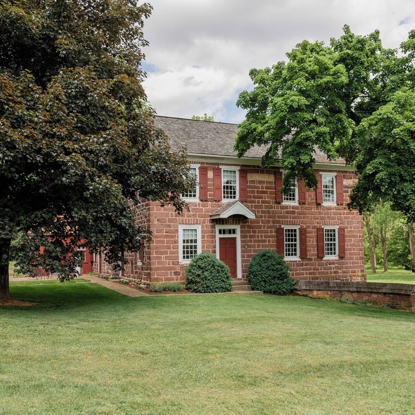 The 1764 Mohler House! Beautifully Restored Farmhouse 3BR/4BA on 9aces w/firepit