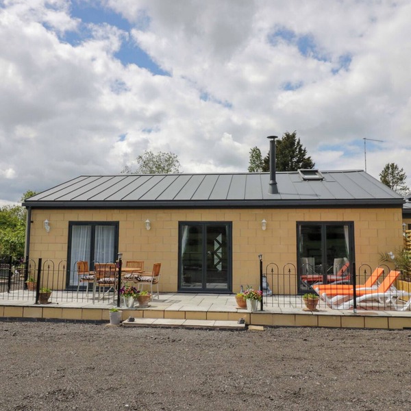 THE BARN, pet friendly, with open fire in Astwood Bank