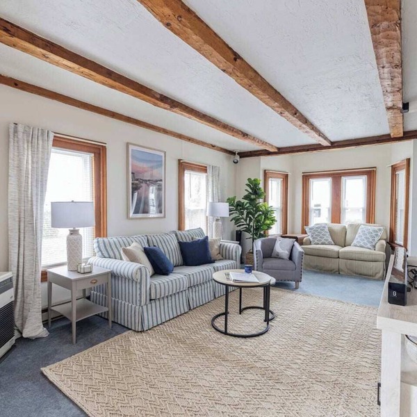 The Beach Hive - Lower Village, Walkable Dock Sq.