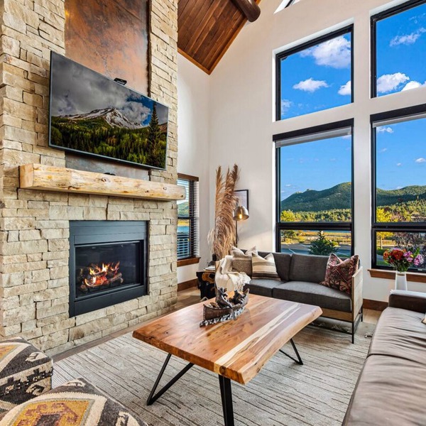 The Bears Den - Jacuzzi, Fireplace, BBQ Grill