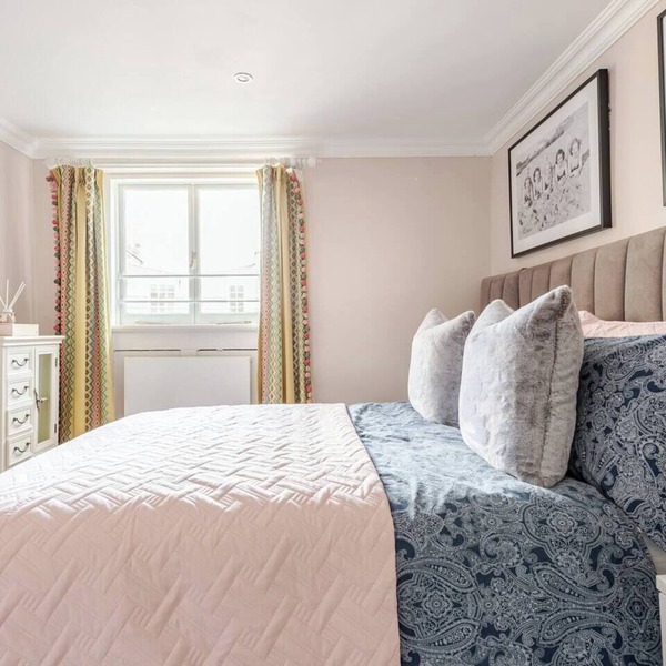 The Belgravia Mansion — Sleeps 12, Grand Estate