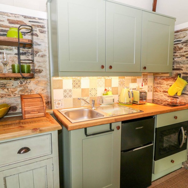 THE BOTHY, romantic, character holiday cottage in Callington