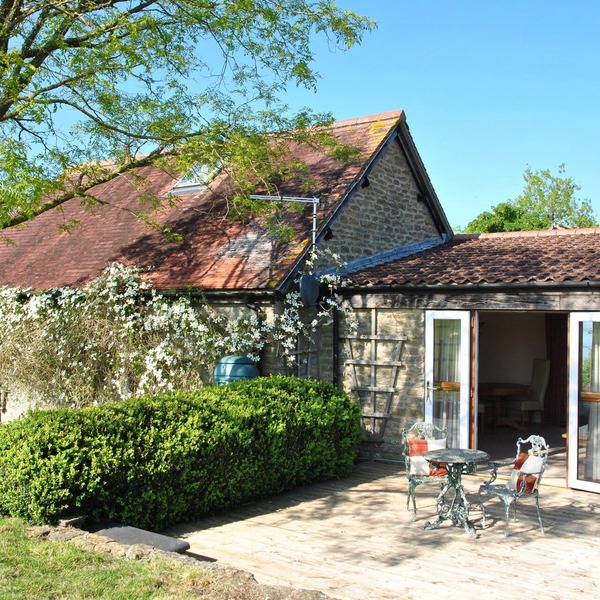 The Byre lovely stone barn in rural location on the Somerset and Dorset Border