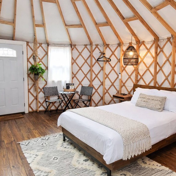 The Cardinal Yurt: Unique Stay in Hocking w/Wifi, Hot Tub, Fire Pit + Game Barn