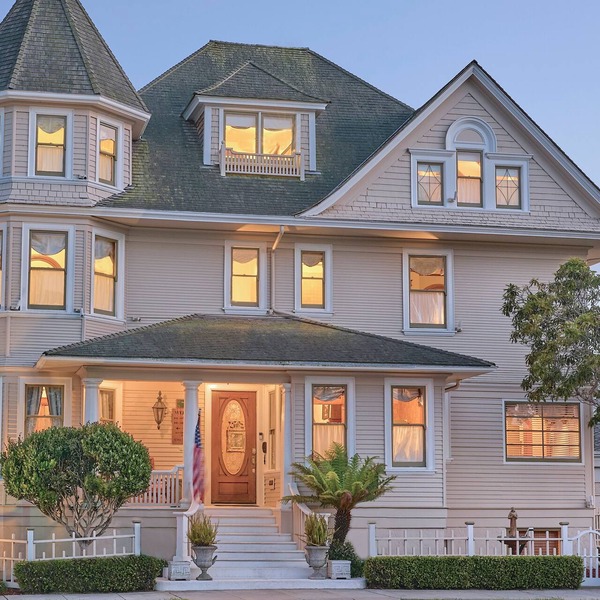 The Charles Pacific Grove - Artfully Designed Inclusive Inn