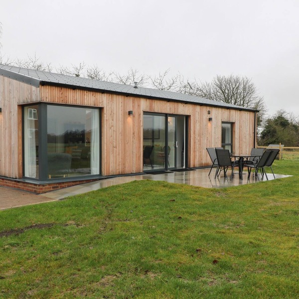 THE COOK HOUSE, with a garden in Great Cheverell