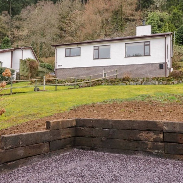 THE DENE, pet-friendly, WiFi, in Betws-y-Coed