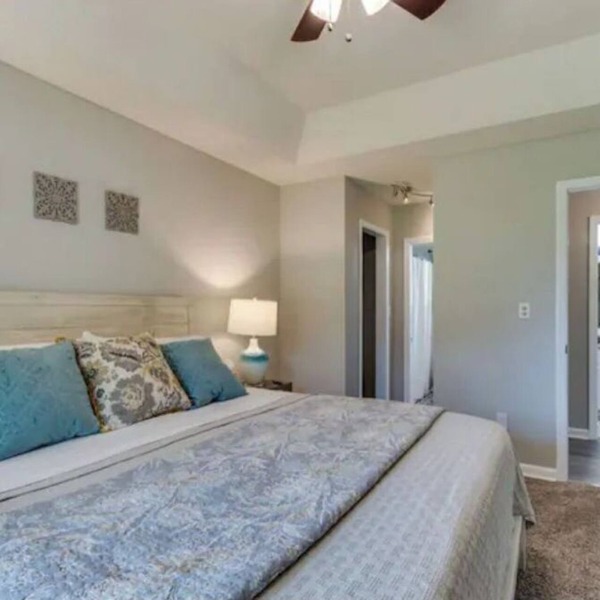 The Emerald-near Henry Horton- Sleeps 8- 2.5 baths