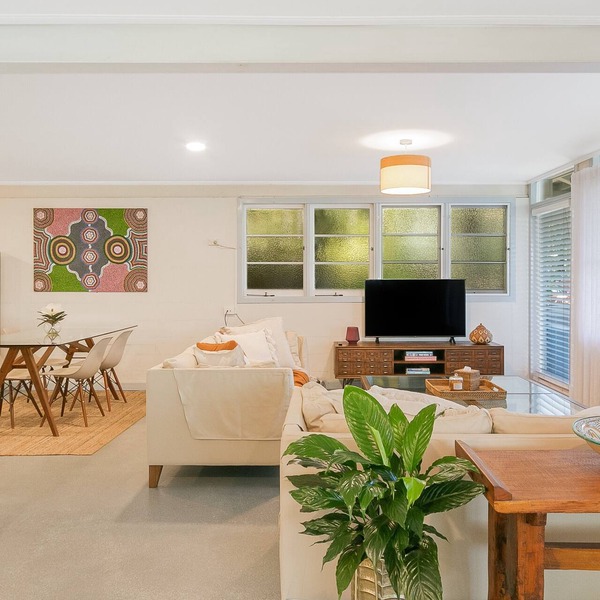 The Glenelg Downstairs Residence (2 persons)